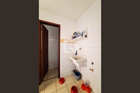 Casa de condomínio à venda com 170m², 4 quartos e 1 vagaÁrea de Serviço