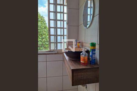 Casa de condomínio à venda com 170m², 4 quartos e 1 vagaBanheiro da Suíte 2