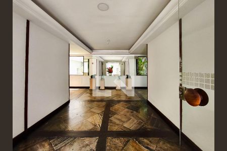 Apartamento à venda com 66m², 2 quartos e 1 vaga Apartamento à venda com 66m², 2 quartos e 1 vagaFachada e portaria