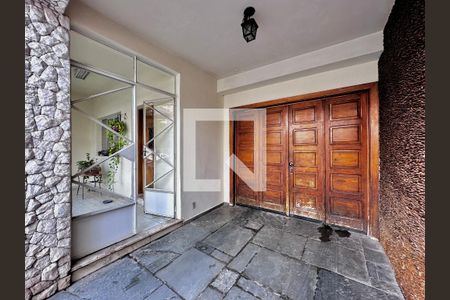 Casa à venda com 220m², 3 quartos e 3 vagas Casa à venda com 220m², 3 quartos e 3 vagasGaragem