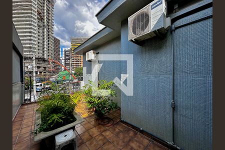 Casa à venda com 220m², 3 quartos e 3 vagas Casa à venda com 220m², 3 quartos e 3 vagasSacada Quarto 3