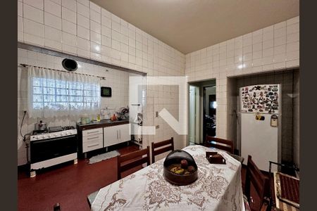 Casa à venda com 220m², 3 quartos e 3 vagas Casa à venda com 220m², 3 quartos e 3 vagasCozinha