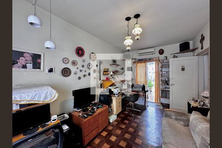 Casa à venda com 220m², 3 quartos e 3 vagas Casa à venda com 220m², 3 quartos e 3 vagasQuarto 3