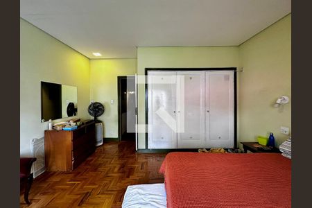 Casa à venda com 220m², 3 quartos e 3 vagas Casa à venda com 220m², 3 quartos e 3 vagasQuarto 1