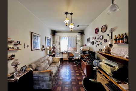 Casa à venda com 220m², 3 quartos e 3 vagas Casa à venda com 220m², 3 quartos e 3 vagasQuarto 3