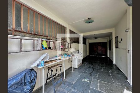 Casa à venda com 220m², 3 quartos e 3 vagas Casa à venda com 220m², 3 quartos e 3 vagasQuintal