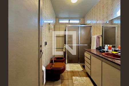 Casa à venda com 220m², 3 quartos e 3 vagas Casa à venda com 220m², 3 quartos e 3 vagasBanheiro