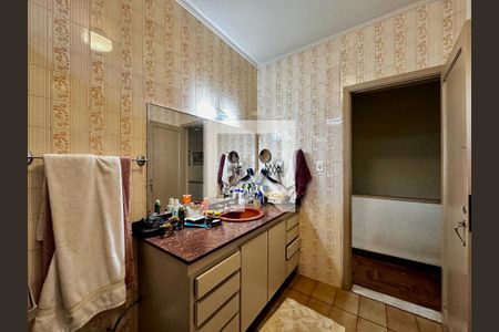 Casa à venda com 220m², 3 quartos e 3 vagas Casa à venda com 220m², 3 quartos e 3 vagasBanheiro