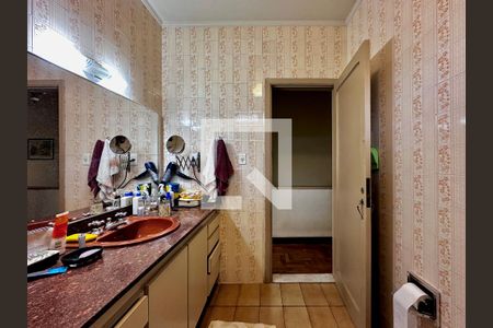 Casa à venda com 220m², 3 quartos e 3 vagas Casa à venda com 220m², 3 quartos e 3 vagasBanheiro