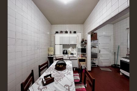 Casa à venda com 220m², 3 quartos e 3 vagas Casa à venda com 220m², 3 quartos e 3 vagasCozinha