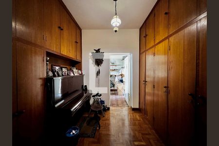 Casa à venda com 220m², 3 quartos e 3 vagas Casa à venda com 220m², 3 quartos e 3 vagasCloset