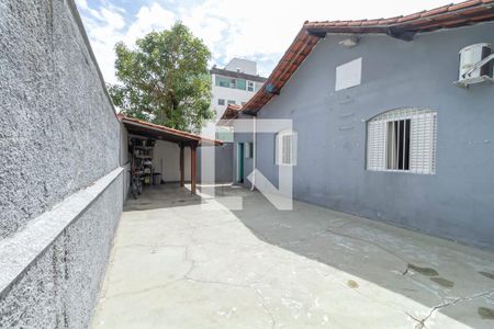 Casa à venda com 420m², 3 quartos e 6 vagasQuintal