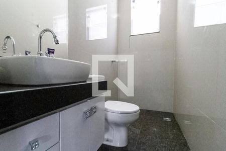 Casa à venda com 420m², 3 quartos e 6 vagasBanheiro social