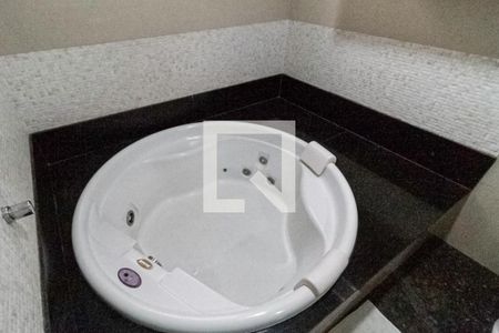 Casa à venda com 420m², 3 quartos e 6 vagasBanheiro da suíte 1