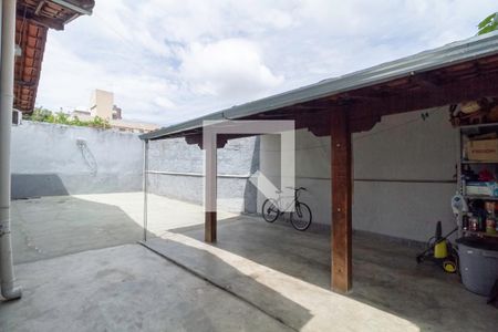 Casa à venda com 420m², 3 quartos e 6 vagasQuintal