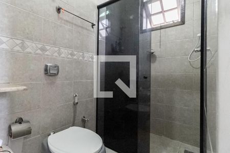 Casa à venda com 420m², 3 quartos e 6 vagasBanheiro da suíte 2
