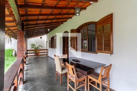 Casa à venda com 420m², 3 quartos e 6 vagasVaranda