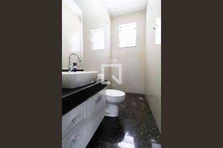 Casa à venda com 420m², 3 quartos e 6 vagasBanheiro social