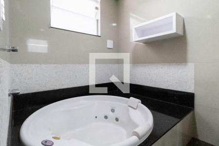 Casa à venda com 420m², 3 quartos e 6 vagasBanheiro da suíte 1