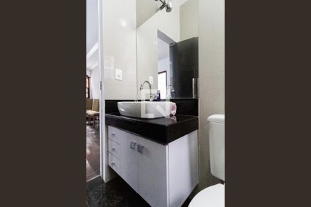 Casa à venda com 420m², 3 quartos e 6 vagasBanheiro social