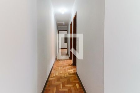 Casa para alugar com 140m², 4 quartos e 2 vagas Casa para alugar com 140m², 4 quartos e 2 vagasCorredor