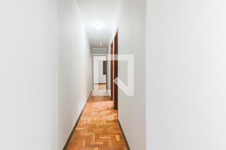 Casa para alugar com 140m², 4 quartos e 2 vagas Casa para alugar com 140m², 4 quartos e 2 vagasCorredor