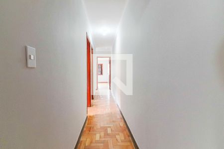 Casa para alugar com 140m², 4 quartos e 2 vagas Casa para alugar com 140m², 4 quartos e 2 vagasCorredor