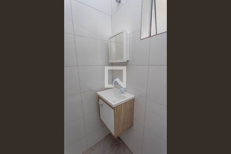 Banheiro  de kitnet/studio para alugar com 1 quarto, 25m² em Taboão, Diadema
