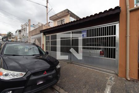 Casa à venda com 130m², 4 quartos e 2 vagas Casa à venda com 130m², 4 quartos e 2 vagasFachada