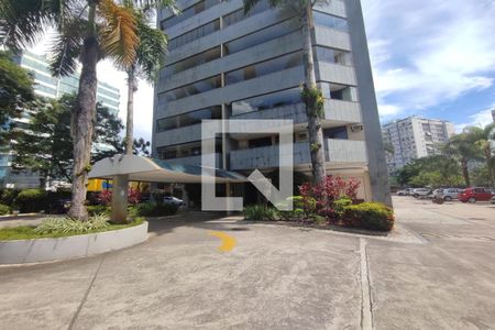 Apartamento à venda com 122m², 2 quartos e 2 vagas Apartamento à venda com 122m², 2 quartos e 2 vagasFachada