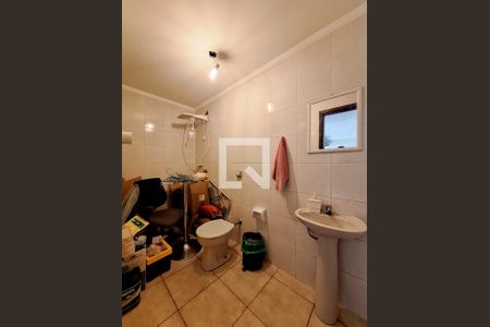 Casa à venda com 230m², 3 quartos e 4 vagas Casa à venda com 230m², 3 quartos e 4 vagasBanheiro Garagem