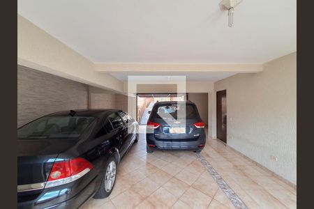 Casa à venda com 230m², 3 quartos e 4 vagas Casa à venda com 230m², 3 quartos e 4 vagasGaragem