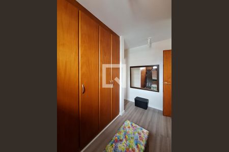Casa à venda com 230m², 3 quartos e 4 vagas Casa à venda com 230m², 3 quartos e 4 vagasCloset Quarto 2