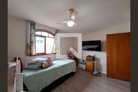 Casa à venda com 230m², 3 quartos e 4 vagas Casa à venda com 230m², 3 quartos e 4 vagasQuarto 3