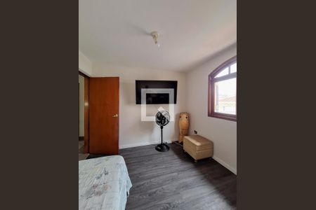 Casa à venda com 230m², 3 quartos e 4 vagas Casa à venda com 230m², 3 quartos e 4 vagasQuarto 1