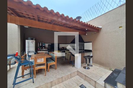 Casa à venda com 230m², 3 quartos e 4 vagas Casa à venda com 230m², 3 quartos e 4 vagasQuintal