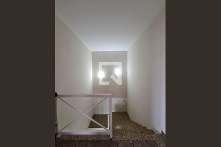 Casa à venda com 230m², 3 quartos e 4 vagas Casa à venda com 230m², 3 quartos e 4 vagasHall social