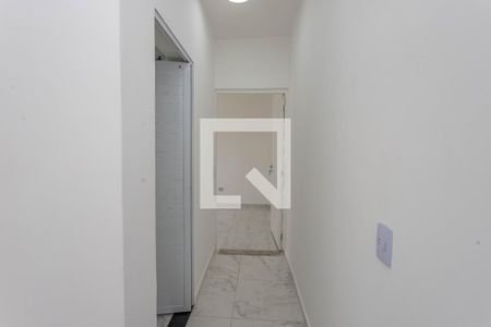 Corredor de kitnet/studio para alugar com 1 quarto, 25m² em Taboão, Diadema