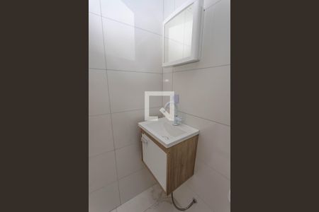 Banheiro de kitnet/studio para alugar com 1 quarto, 25m² em Taboão, Diadema