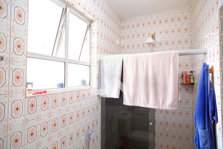 Casa à venda com 236m², 4 quartos e 4 vagas Casa à venda com 236m², 4 quartos e 4 vagasBanheiro da Suíte