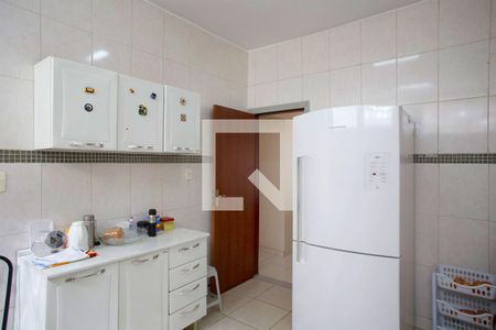 Casa à venda com 236m², 4 quartos e 4 vagas Casa à venda com 236m², 4 quartos e 4 vagasCozinha