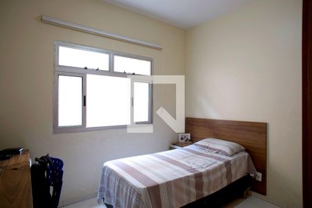 Casa à venda com 236m², 4 quartos e 4 vagas Casa à venda com 236m², 4 quartos e 4 vagasQuarto 3