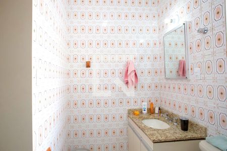 Casa à venda com 236m², 4 quartos e 4 vagas Casa à venda com 236m², 4 quartos e 4 vagasBanheiro da Suíte