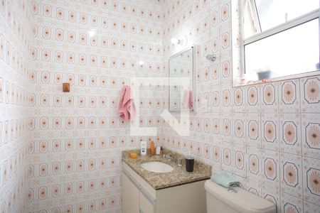 Casa à venda com 236m², 4 quartos e 4 vagas Casa à venda com 236m², 4 quartos e 4 vagasBanheiro da Suíte