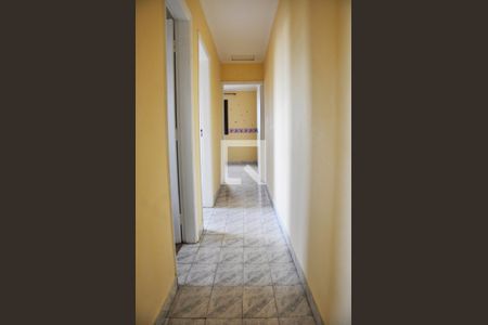 Casa à venda com 170m², 3 quartos e 4 vagasDetalhe - Corredor