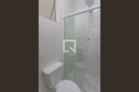 Banheiro de kitnet/studio para alugar com 1 quarto, 25m² em Taboão, Diadema