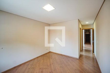 Casa à venda com 300m², 4 quartos e 4 vagas Casa à venda com 300m², 4 quartos e 4 vagasSuíte