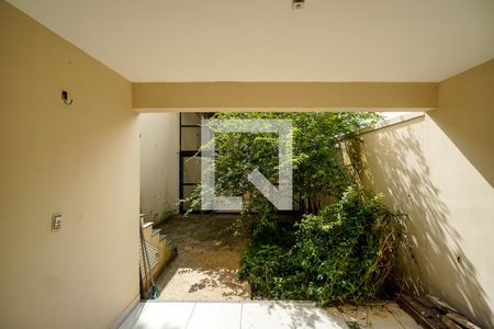 Casa à venda com 300m², 4 quartos e 4 vagas Casa à venda com 300m², 4 quartos e 4 vagasÁrea de serviço