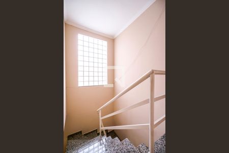 Casa à venda com 300m², 4 quartos e 4 vagas Casa à venda com 300m², 4 quartos e 4 vagasHall da escada