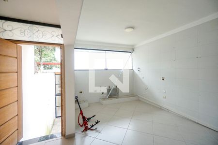 Casa à venda com 300m², 4 quartos e 4 vagas Casa à venda com 300m², 4 quartos e 4 vagasCozinha